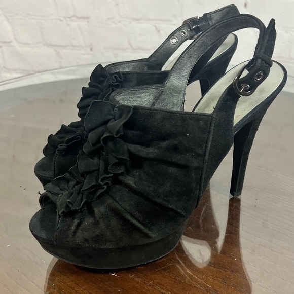 GUESS sling back suede platform heels with beautiful ruffle details Size 7 - Picture 1 of 17